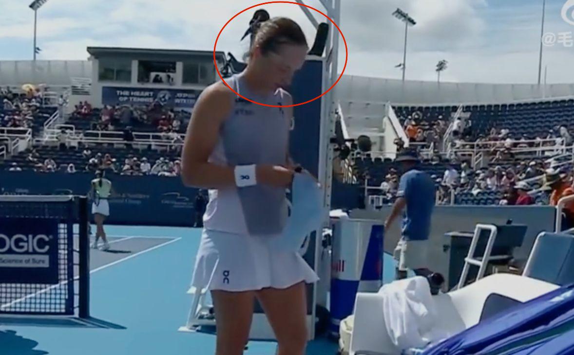 的白色运动, 挡住斯瓦泰