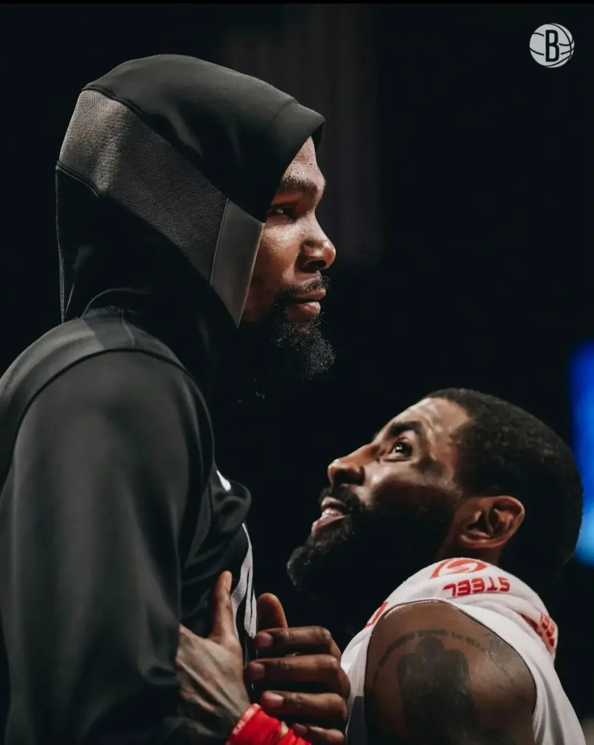 以两年, 层的续约谈, 该媒体断言