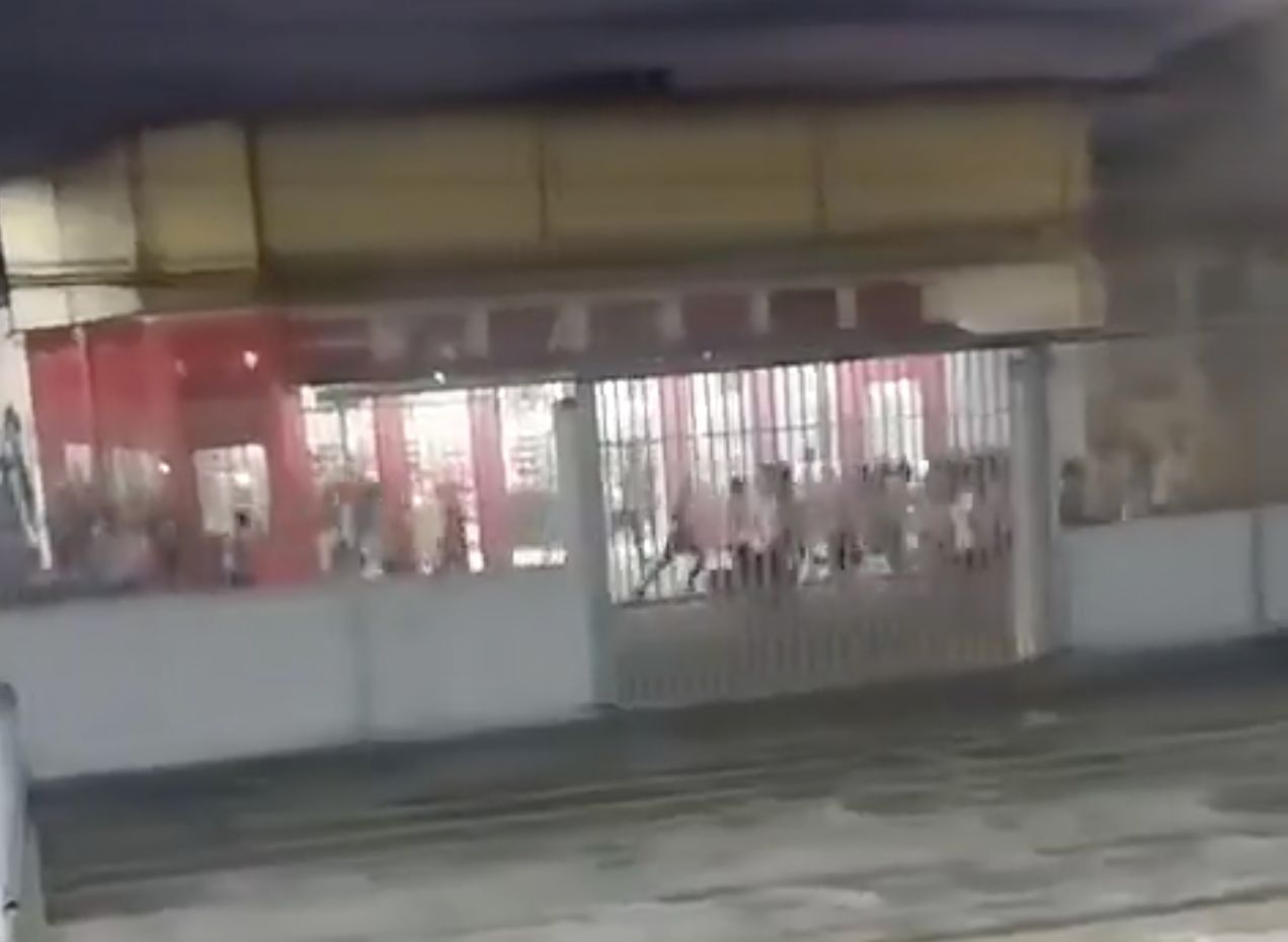 激进球迷的, jpg